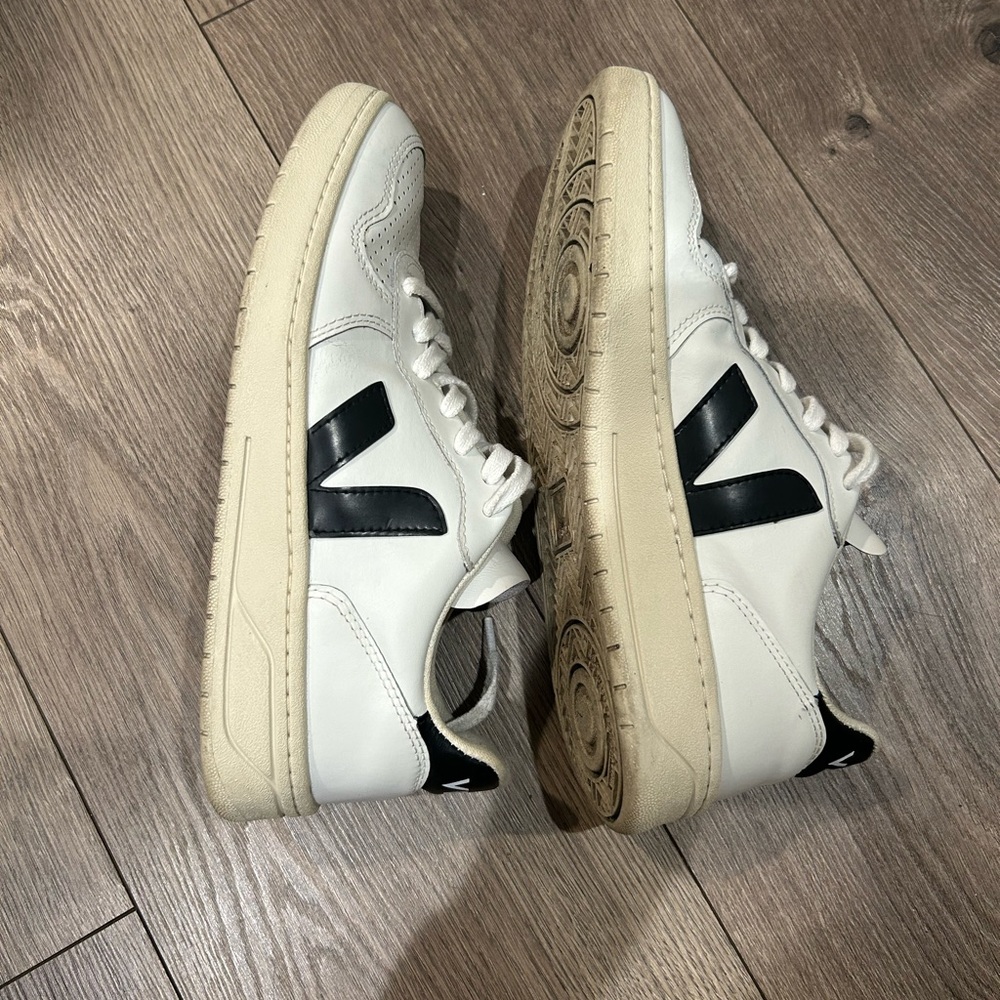 Veja White and Black Sneakers - Picture 3 of 7